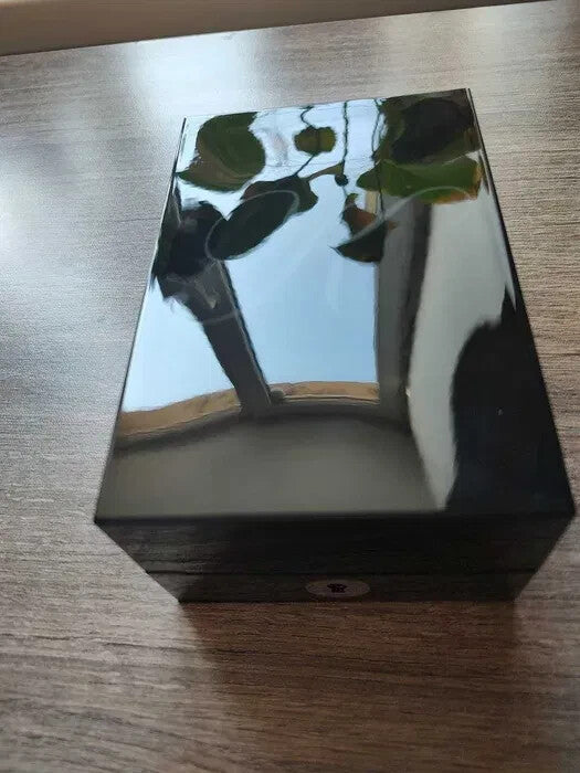 Kilian perfume box.