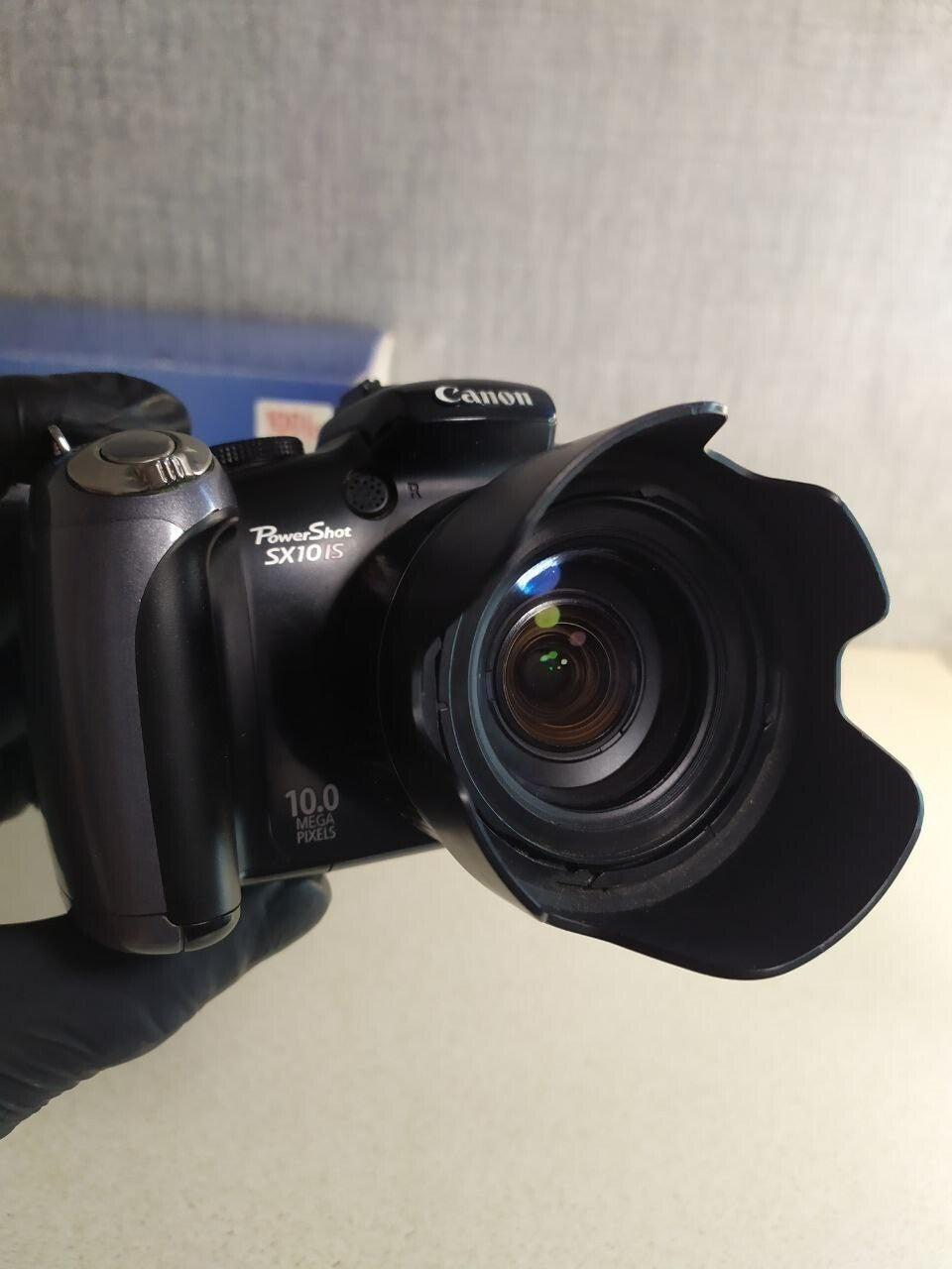 Canon Power Shot SX10 IS 20x Optical Zoom 10.0MP Digital Camera Black