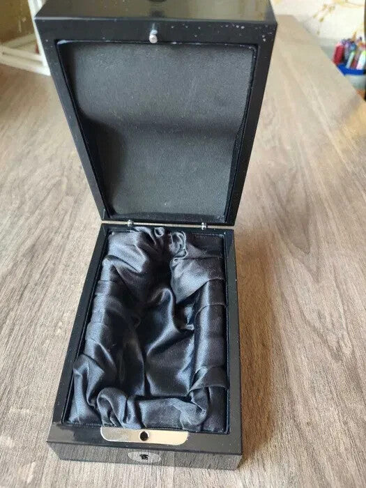 Kilian perfume box.
