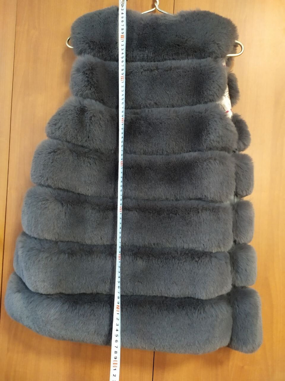 Elegant Faux Fur Vest - Stylish Tiered Design - Graphite Grey