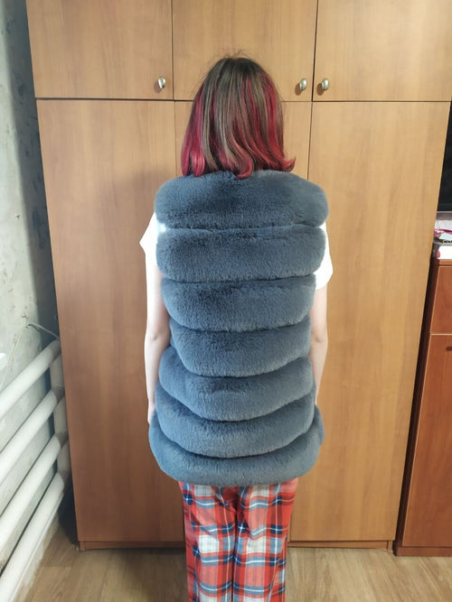 Elegant Faux Fur Vest - Stylish Tiered Design - Graphite Grey