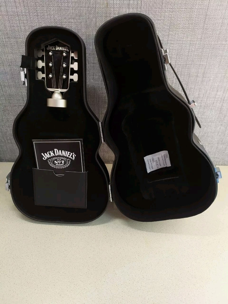 NOS Jack Daniel's Guitar Case Gift Tin Box with Metal Guitar Head Pourer Spout Rare