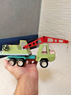 Old USSR toy truck in thick plastic with metal axles for the wheels – detail 10