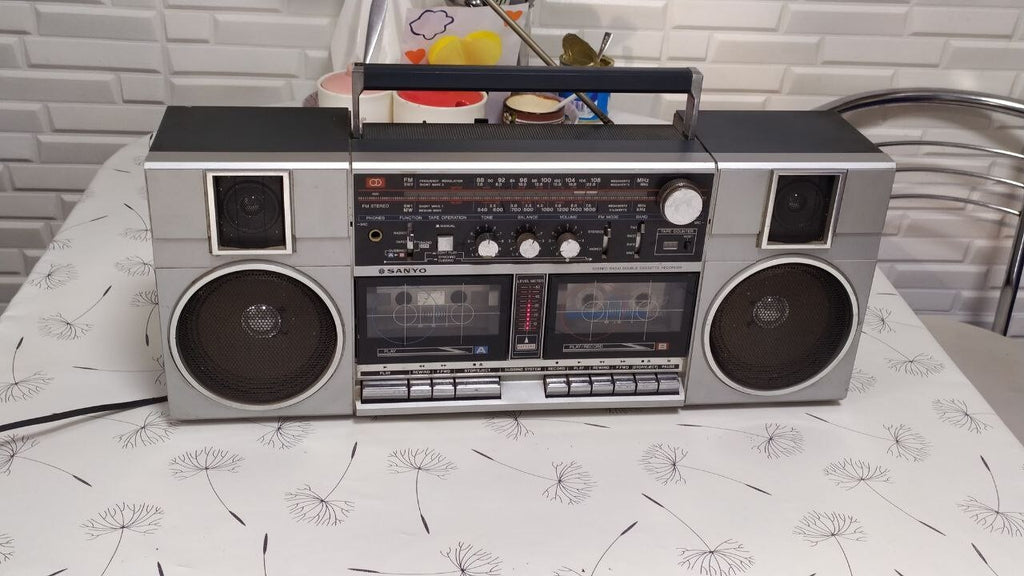 Sanyo M-W2K vintage boombox with double cassette deck in silver finish