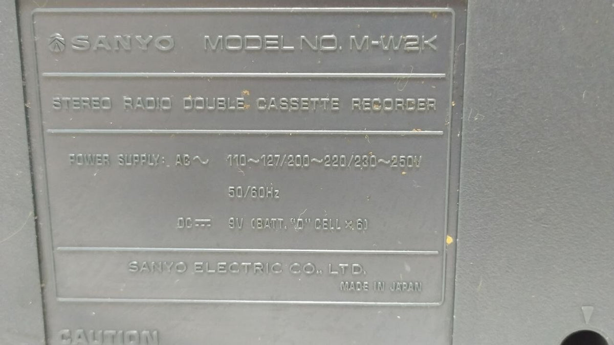 Sanyo M-W2K double cassette boombox front panel and radio dial – detail 8