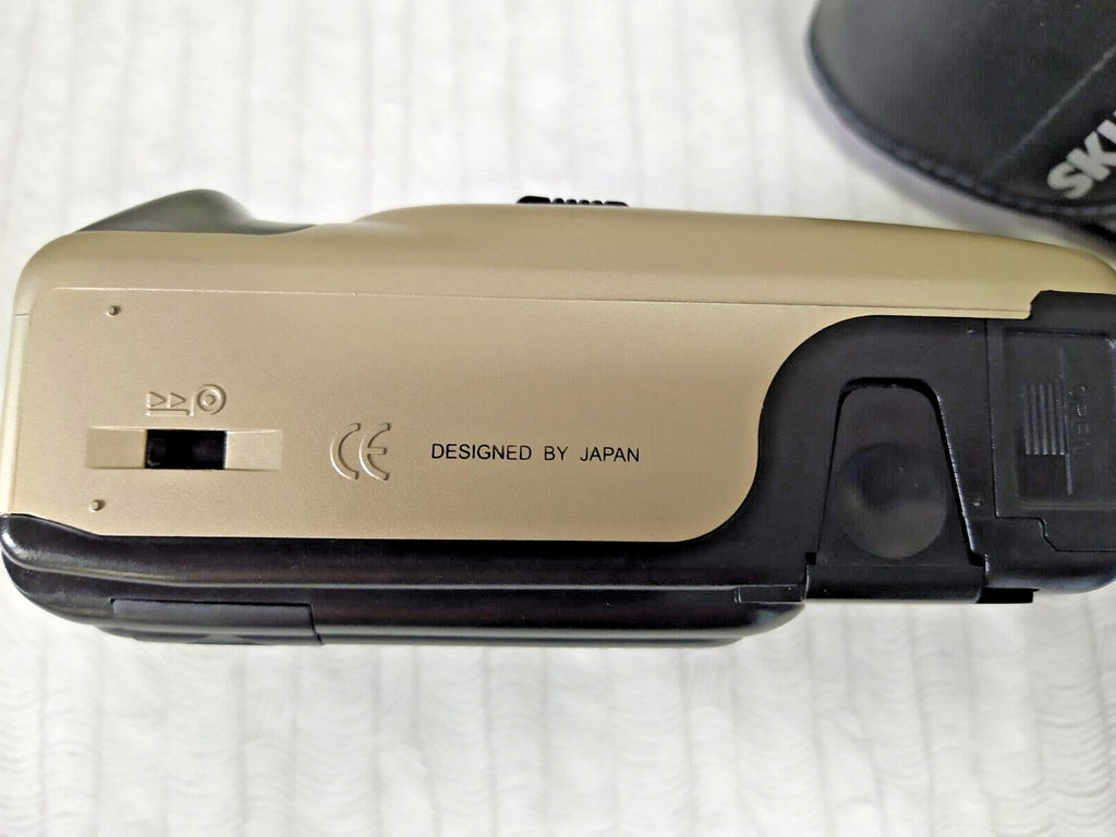 35mm film camera with date data back display on the rear panel – detail 9