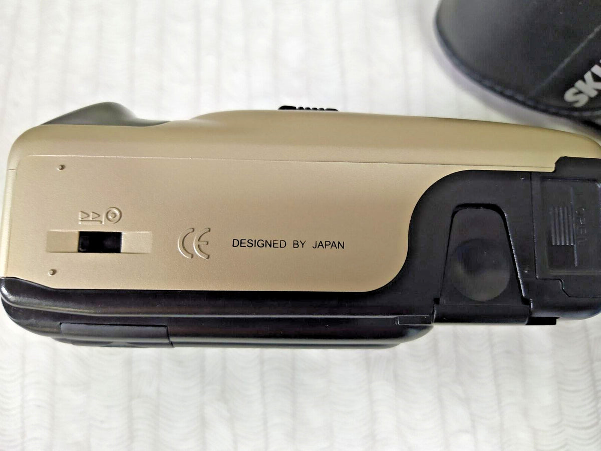 35mm film camera with date data back display on the rear panel – detail 9