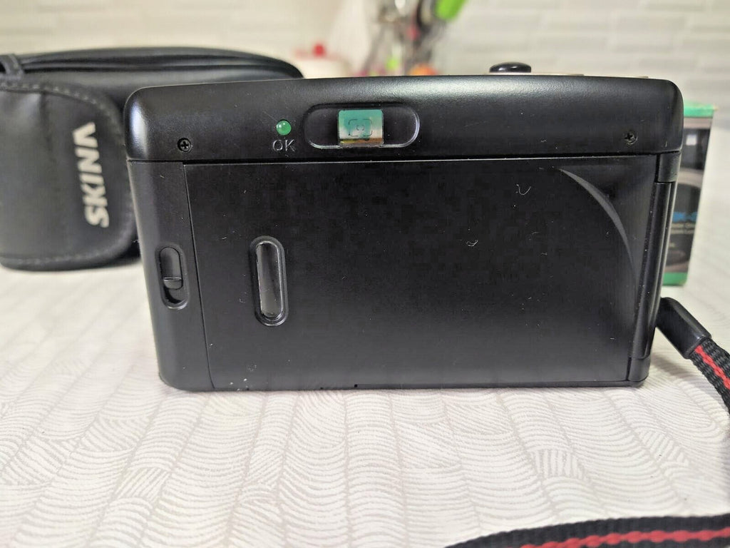 35mm point and shoot camera with DX system and motor drive – detail 6