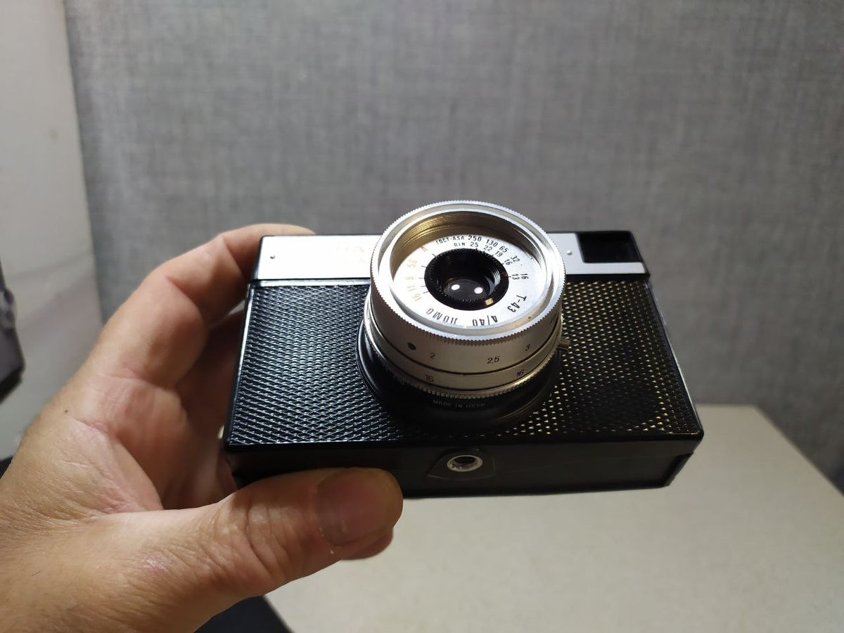 Old Soviet lomography camera for interior display or repair – detail 7