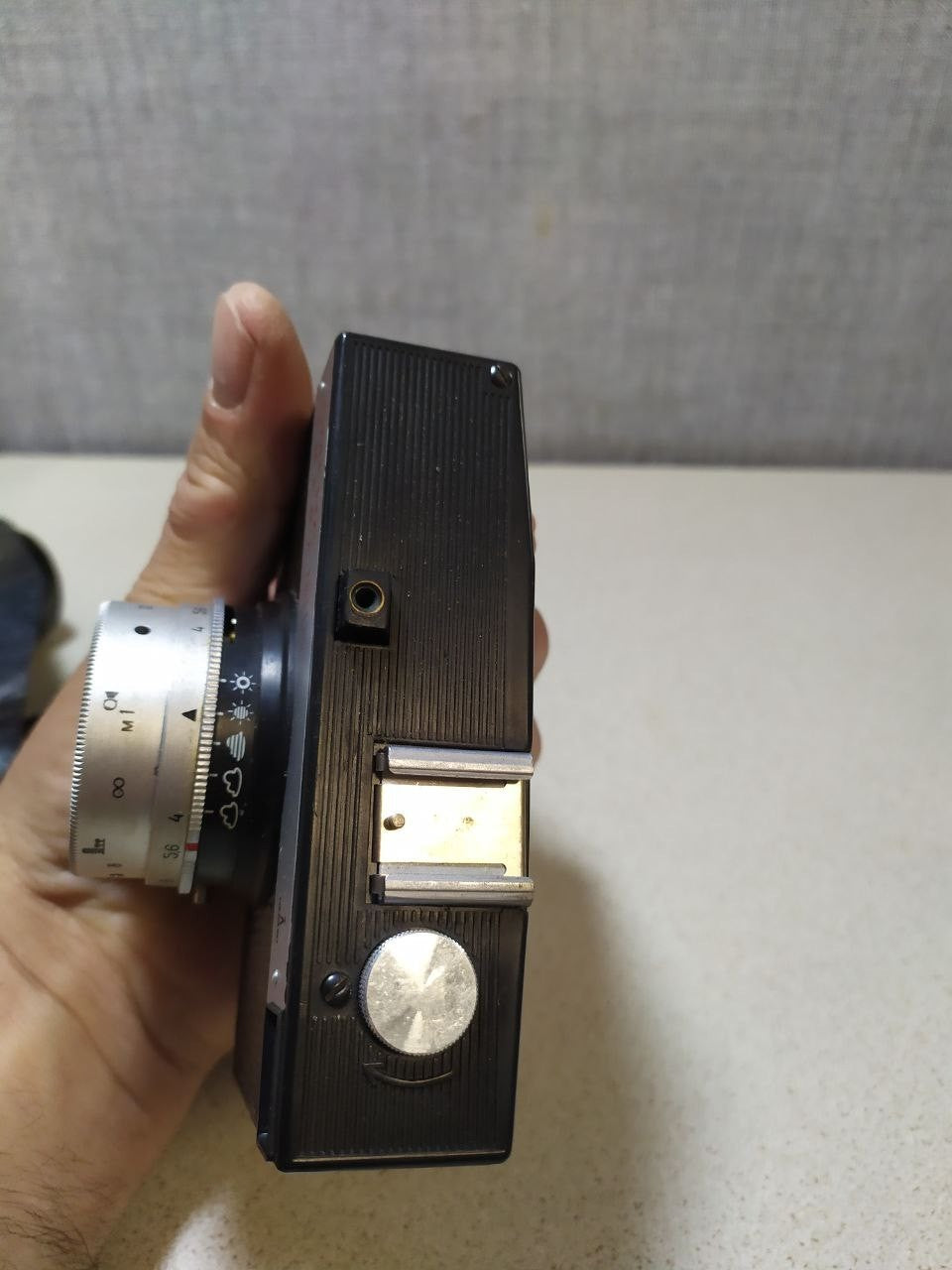 Vintage Soviet Smena 8M camera, sold for spare parts – detail 8