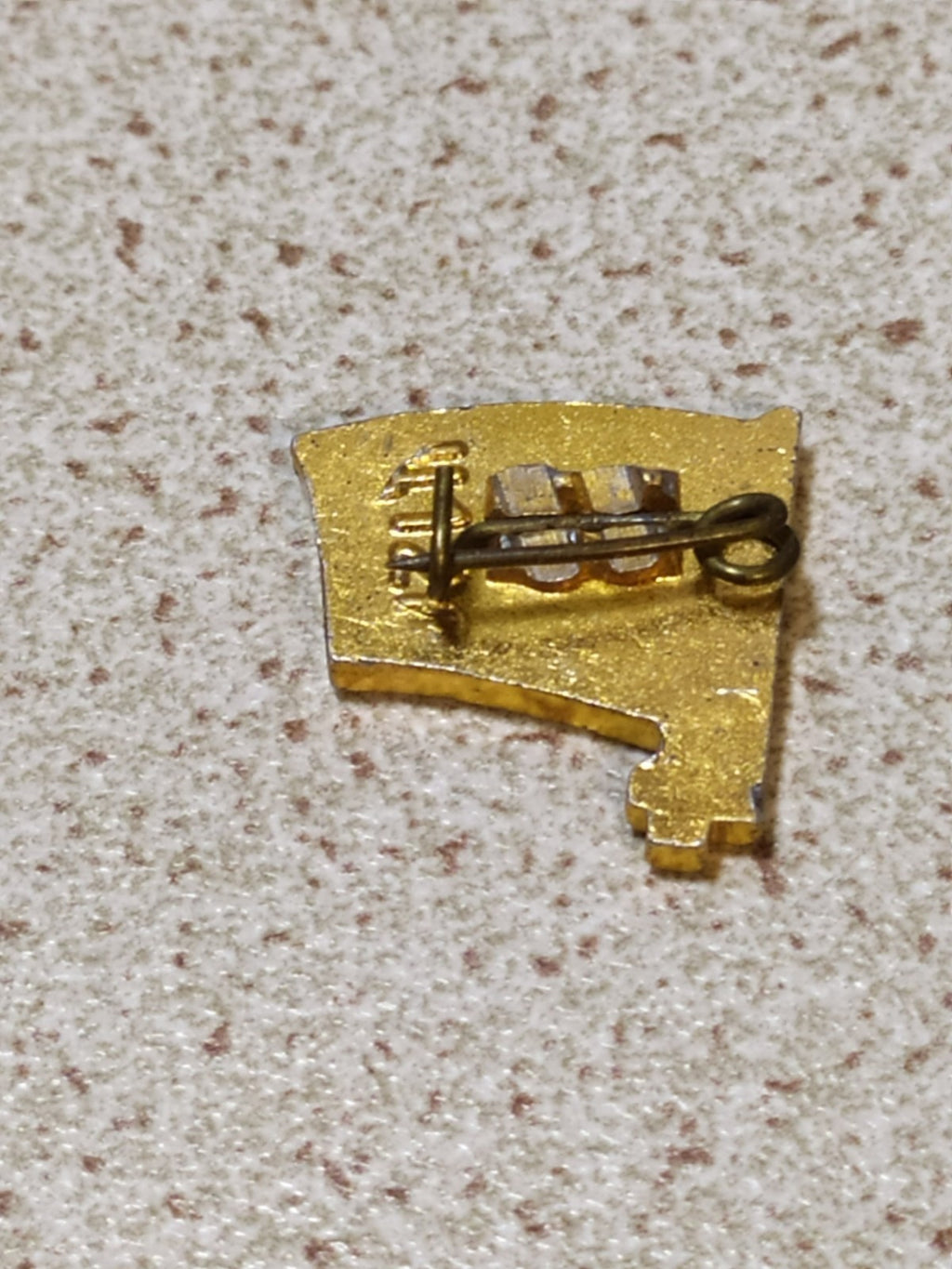 USSR red flag pin with 1917 date, front view – detail 5