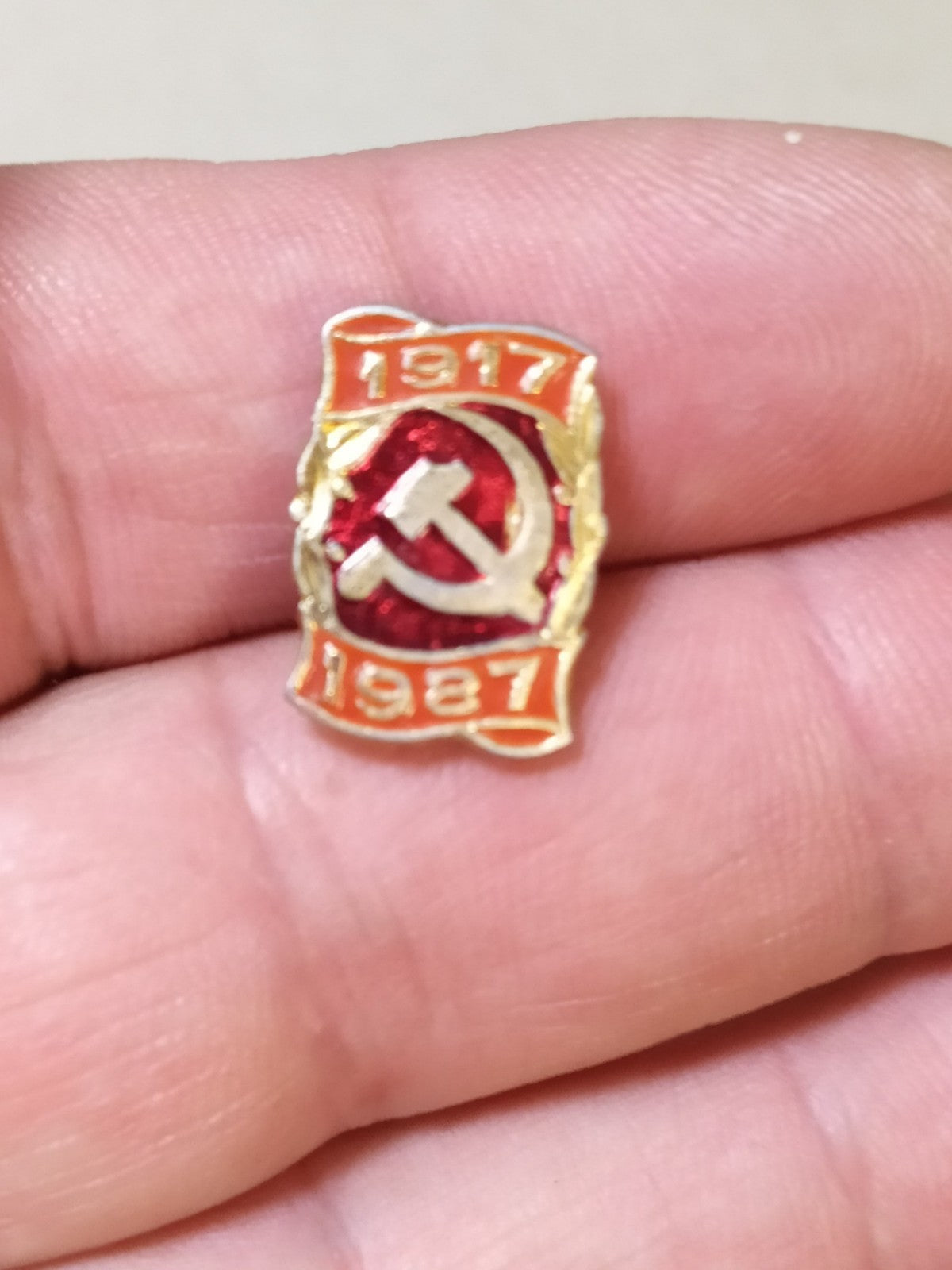 Soviet pin badge for the 70th anniversary of the October Revolution, 1917-1987