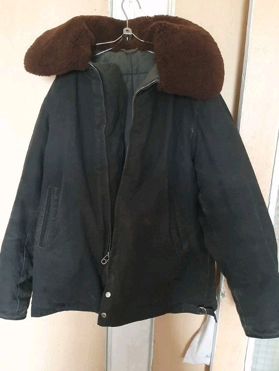 Dark blue Soviet pilot jacket with sheepskin collar buttoned up – detail 5