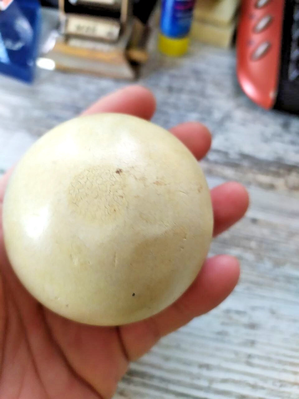 68mm billiard ball on a scale showing 362 grams