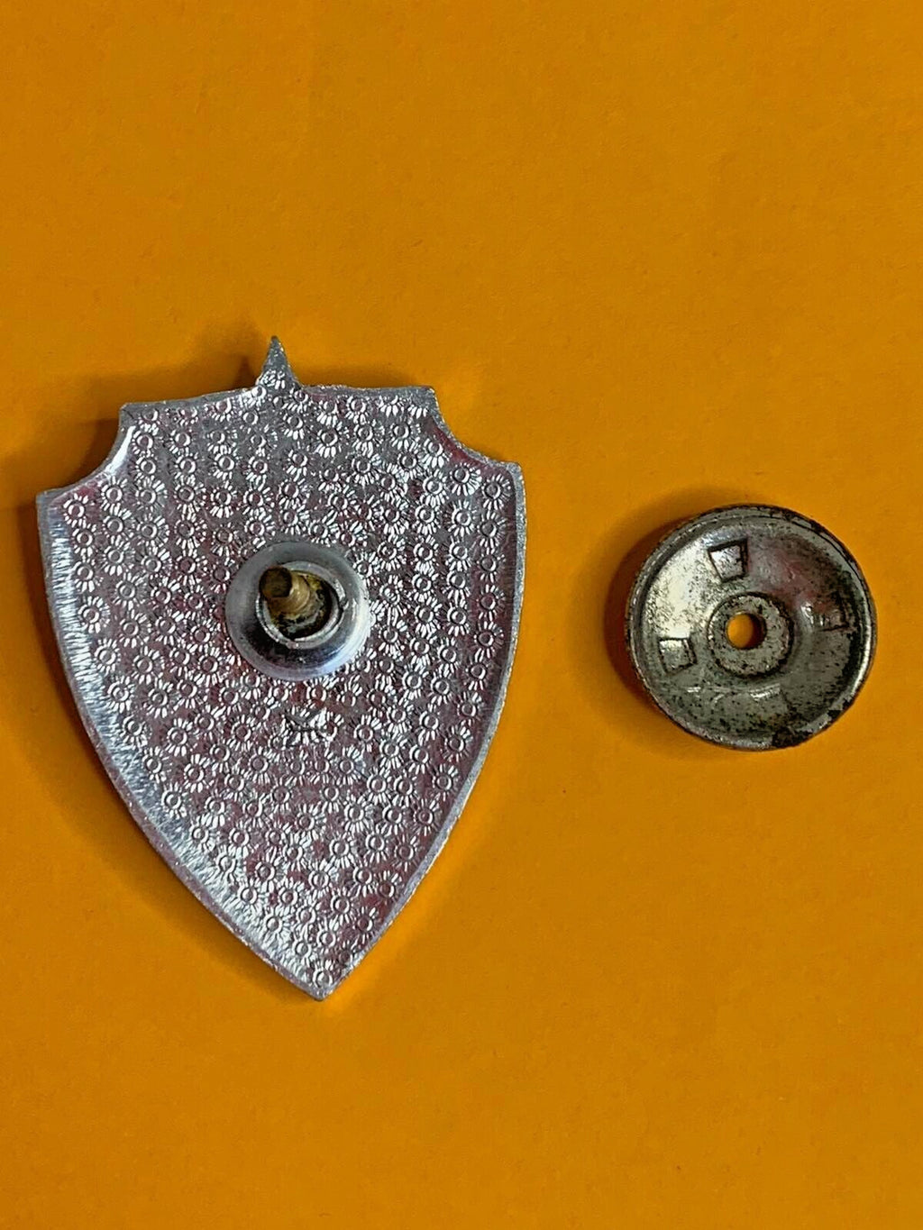 Shield-shaped KGB Frontier Troops badge with red star and border guard – detail 5