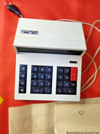 Elektronika MK-42 desktop calculator with bright green VFD digits – detail 8