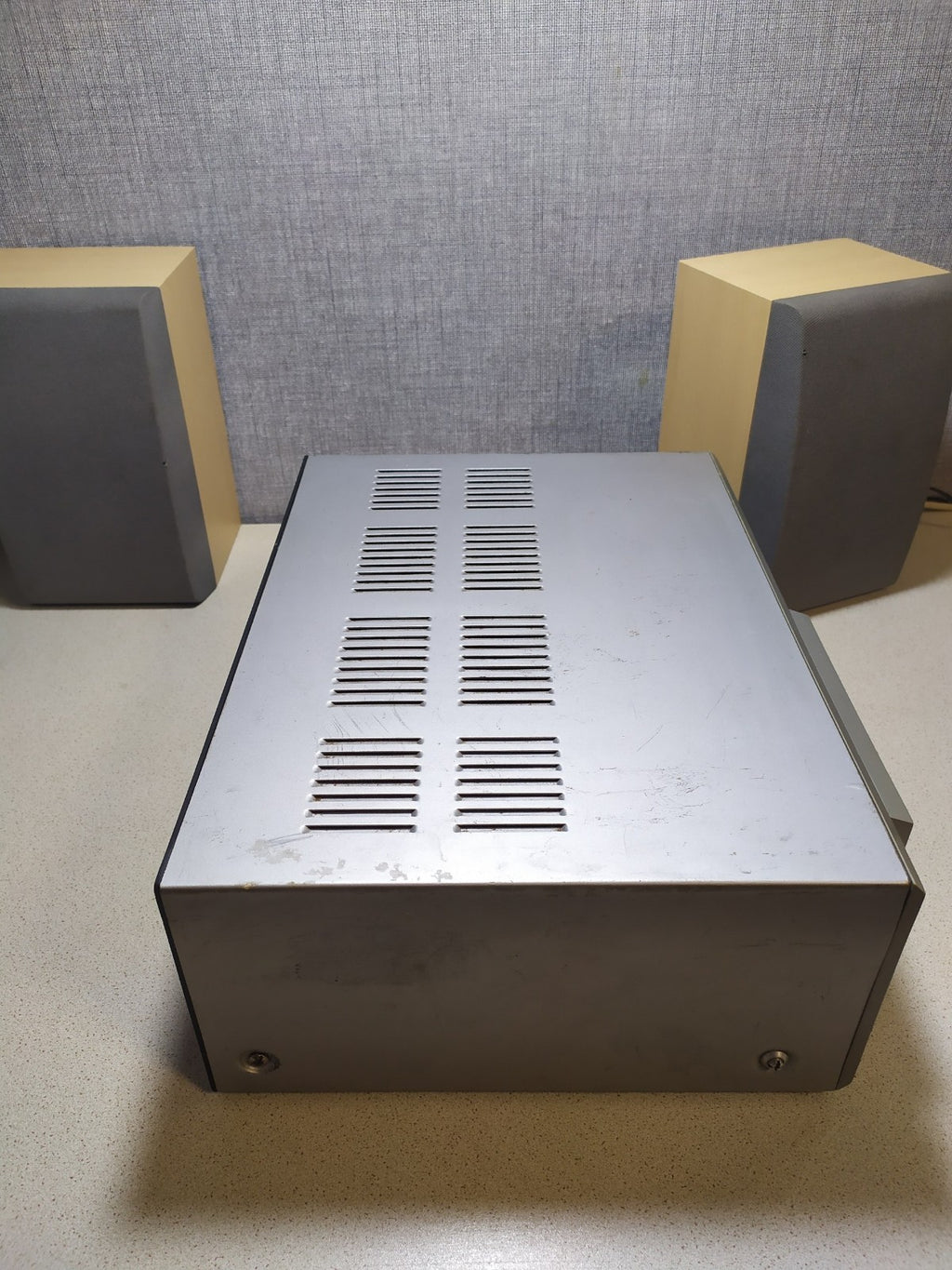 Orel MP-101C-1 silver front panel with VFD display – detail 5