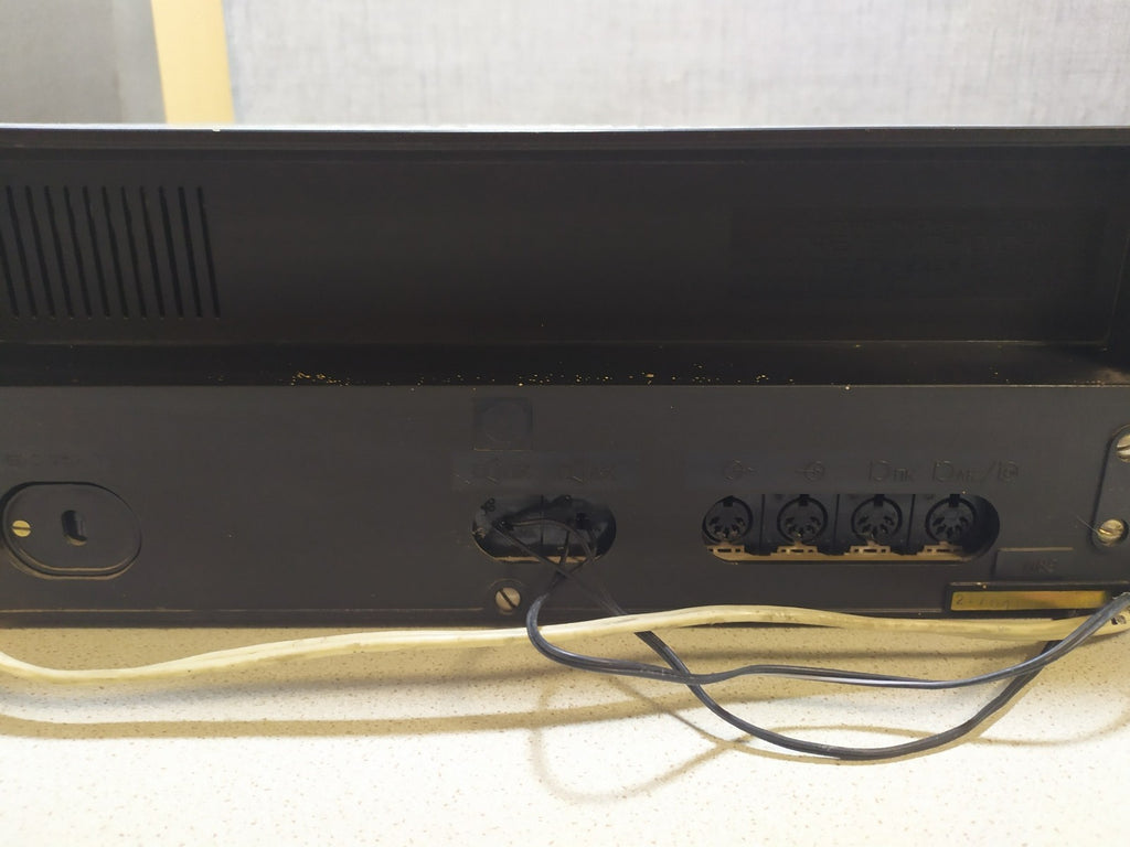 Orel MP-101C-1 silver front panel with VFD display – detail 8