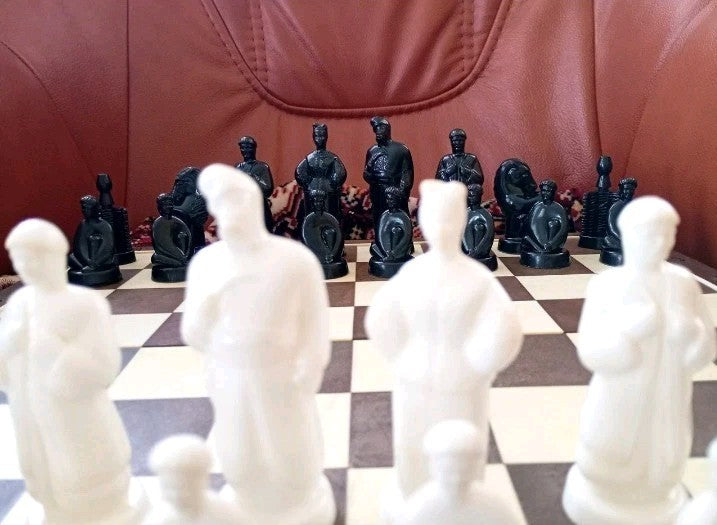 White Turkish chess pieces with turbans, USSR plastic chess set – detail 6