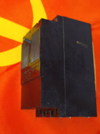 Soviet industrial 3-pole circuit breaker weighing approx. 768 g – detail 10