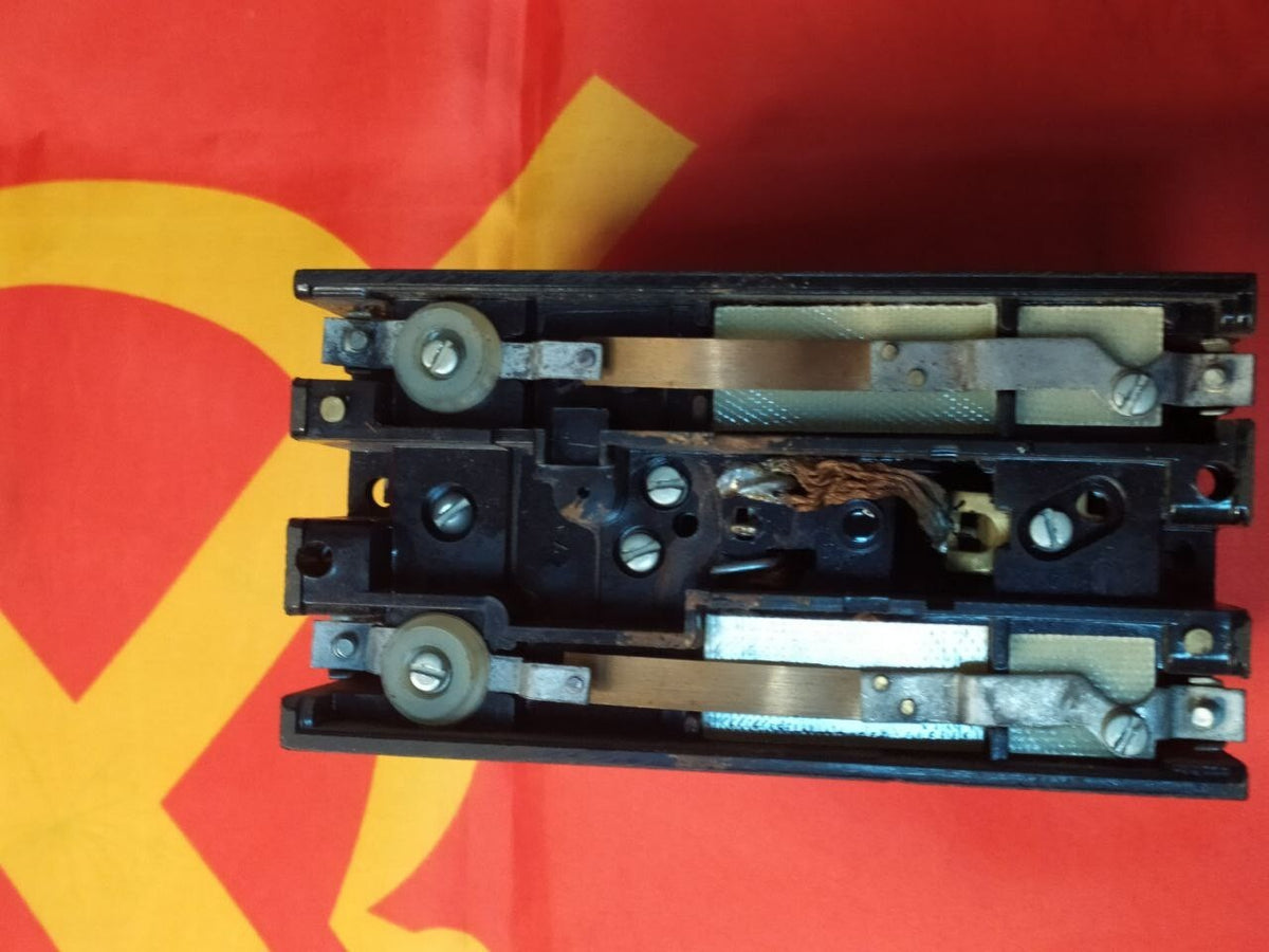 AE 2046M circuit breaker front with toggle switch and rating markings – detail 5