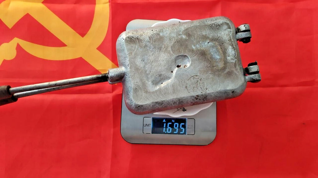 Vintage USSR oreshki mold with six mushroom halves and five walnut halves – detail 11