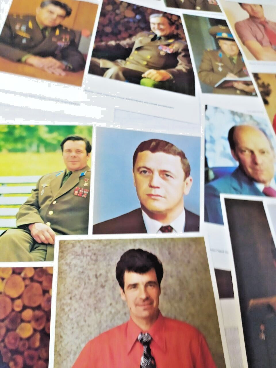 Soviet space program color portrait cards of Yuri Gagarin and Valentina Tereshkova – detail 8