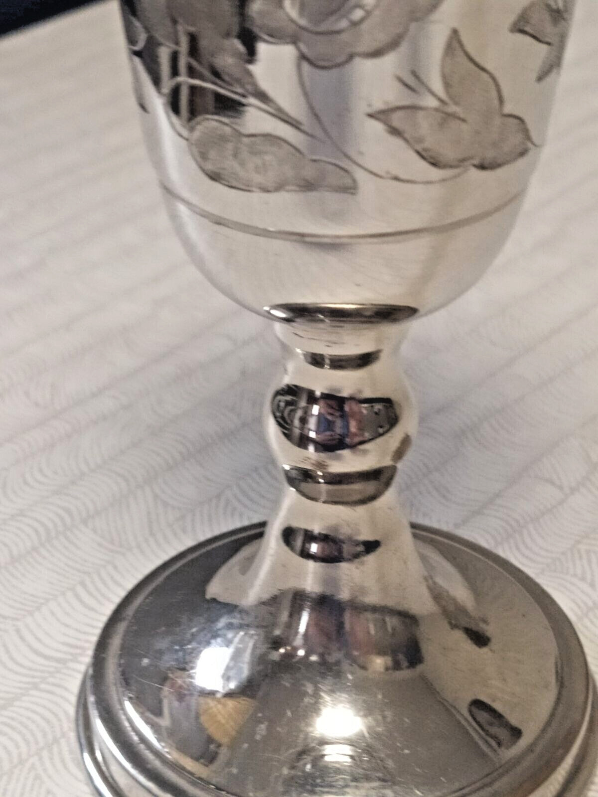 Floral engraving and natural patina on the silver-plated cupronickel cup – detail 7