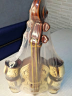 Violin decanter in cream with dark brown floral and scroll pattern – detail 14