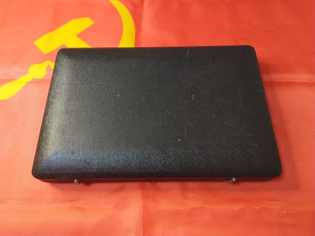 Gotovalnya factory logo on the lid of the vintage drafting case – detail 6