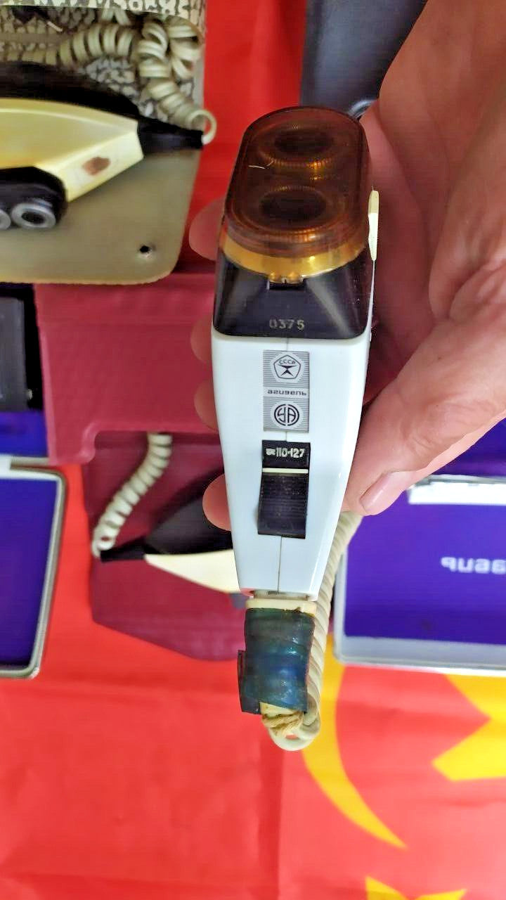 Kharkiv rotary electric shavers from the Ukrainian SSR with coiled cords – detail 6