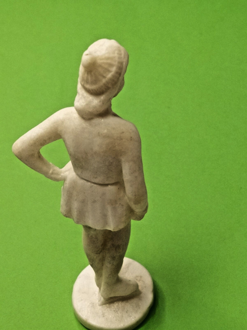 Vintage USSR skater statuette made of kolkiy plastic – detail 5