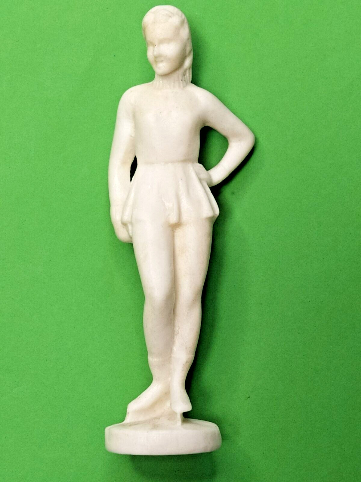 Mid-century Soviet figurine of a young skater in a graceful pose – detail 6