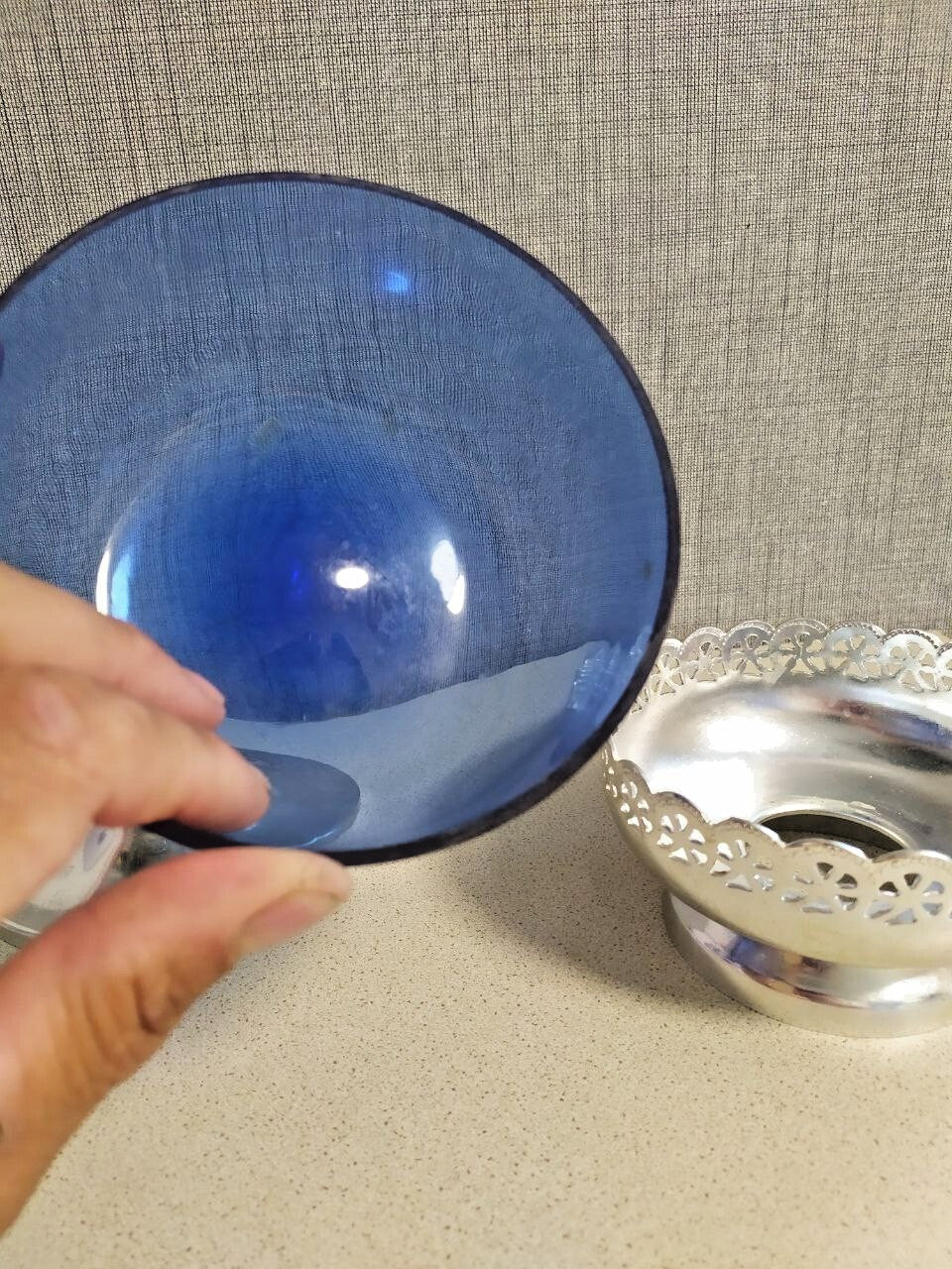 Cobalt blue sugar bowl with openwork silver-tone metal holder and pedestal base – detail 5
