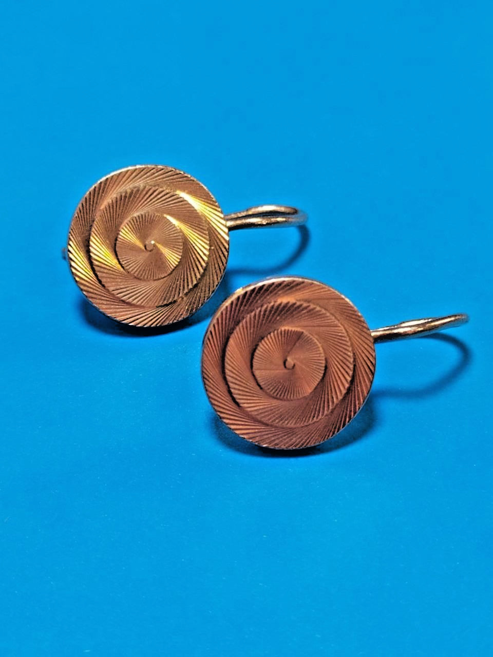 Vintage Soviet gold earrings handmade from 14K 583 yellow gold, pair front view