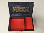 Gold-colored floral pattern under the lid of the Bakelite jewelry box – detail 6