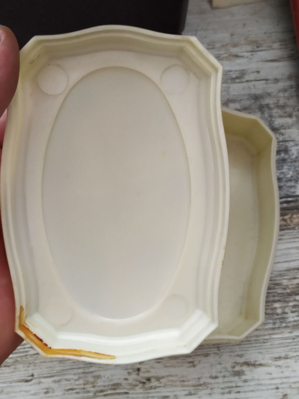 Bottom of the Sochi souvenir box with molded Soviet factory logo – detail 6