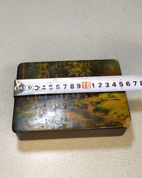 Vintage USSR lacquer box with painted lid and visible chip – detail 12