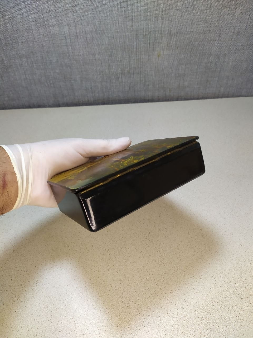 Vintage USSR lacquer box with painted lid and visible chip – detail 6