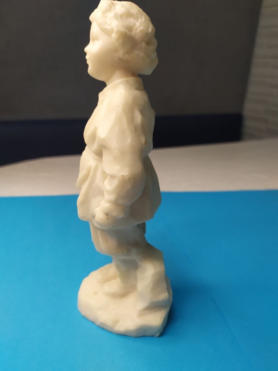 Vintage USSR plastic statue of young Lenin as a gymnasium student – detail 11