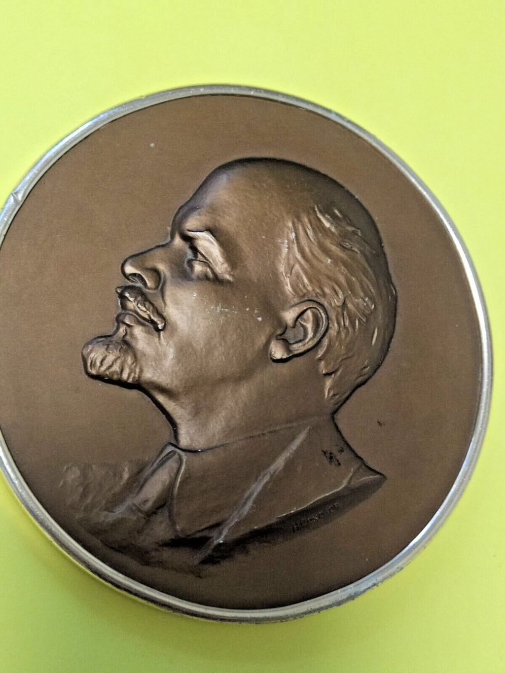 Vintage USSR Lenin plaque with silver-tone metal rim – detail 5