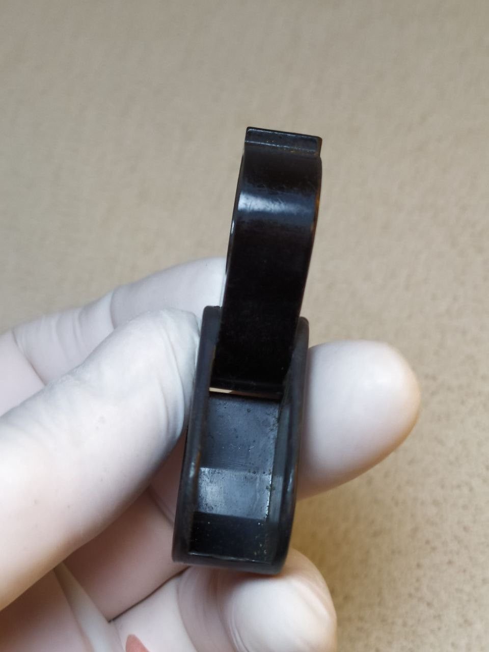 Scratches from use on the glass and case of the Soviet optic – detail 7
