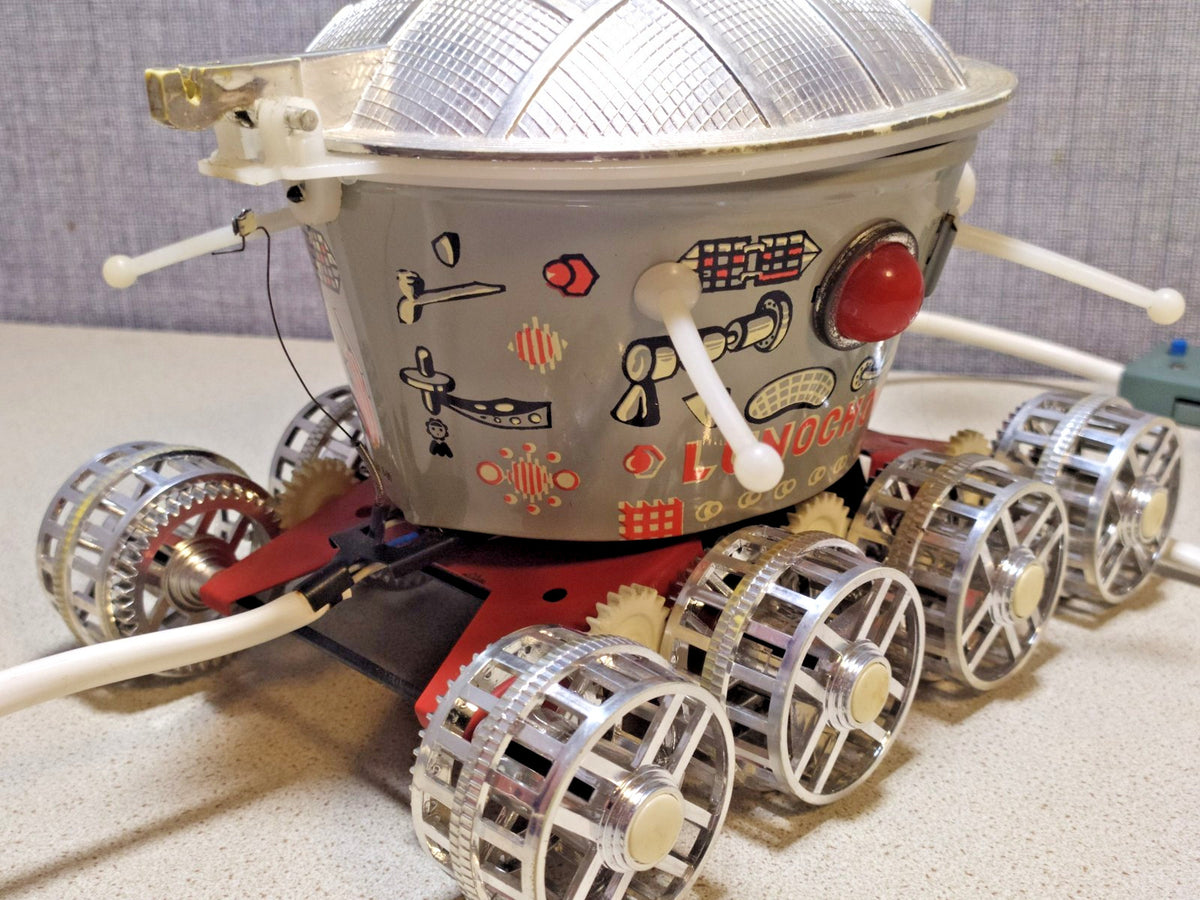 Lunokhod toy with eight mesh wheels and antenna – detail 14