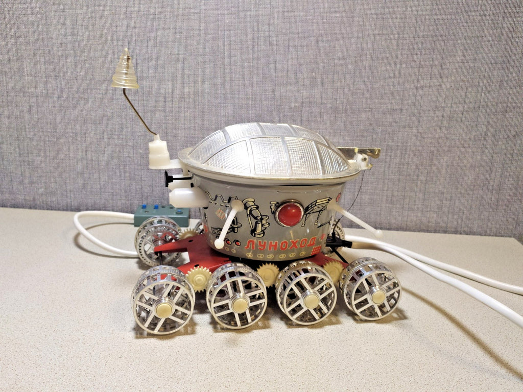 Lunokhod toy with eight mesh wheels and antenna – detail 5