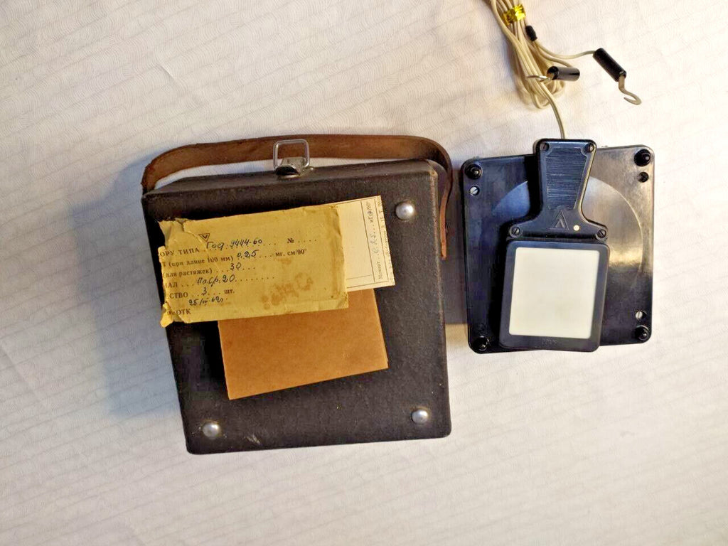 F102 selenium photocell probe of the vintage Soviet light meter – detail 15