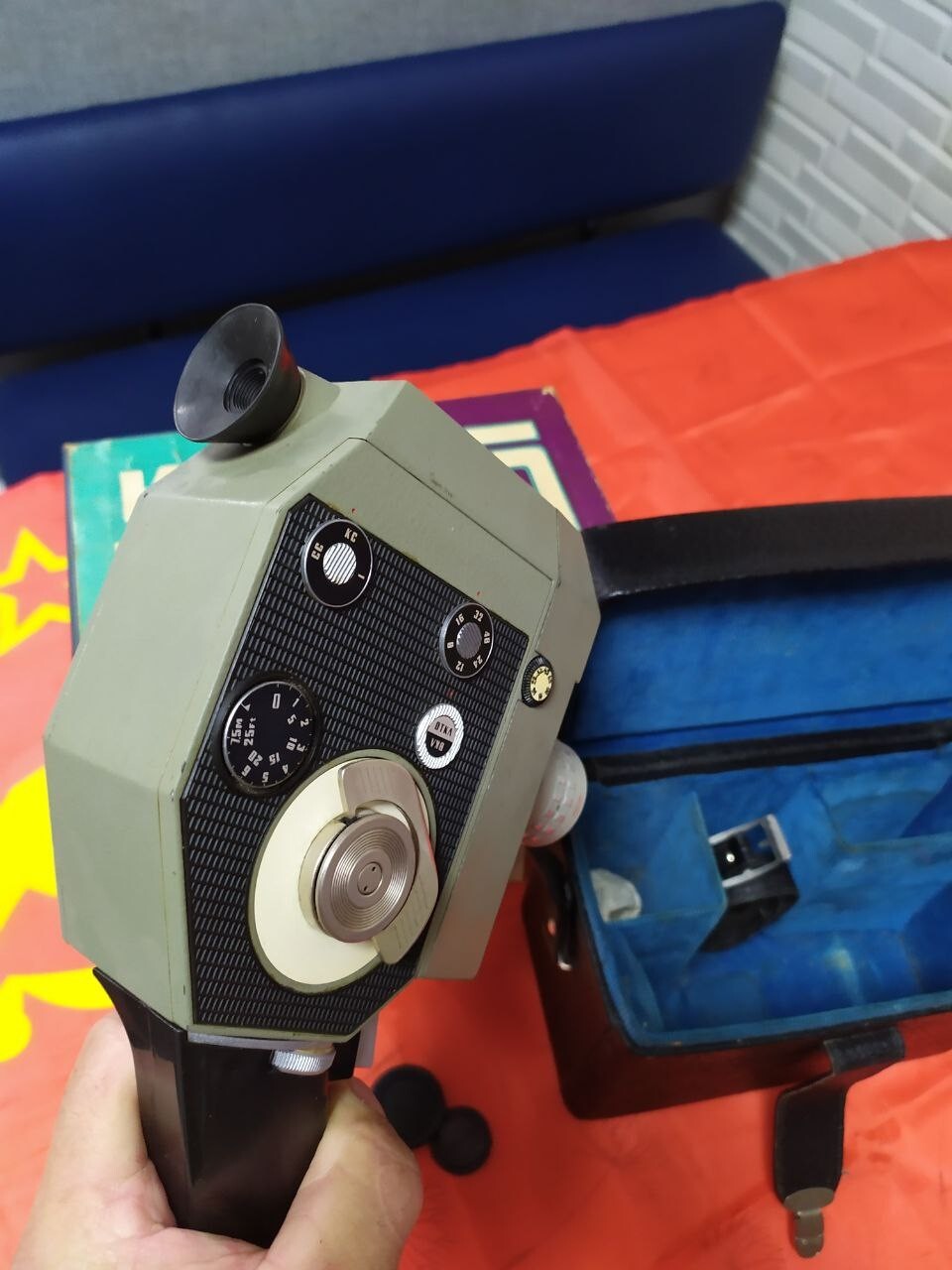 USSR 8mm movie camera box, manual and light filters – detail 15