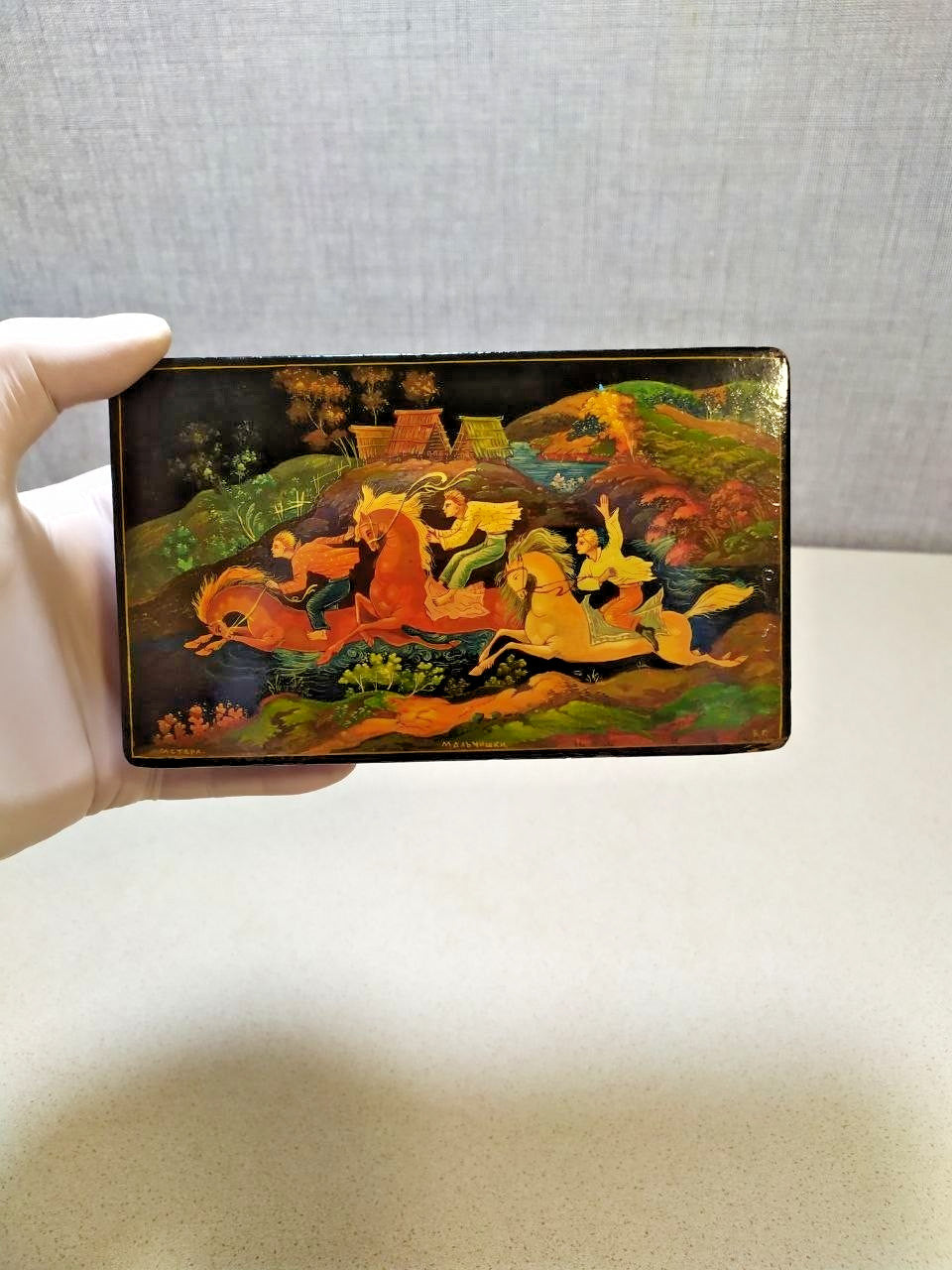 Vintage Mstera lacquer miniature dated 1950