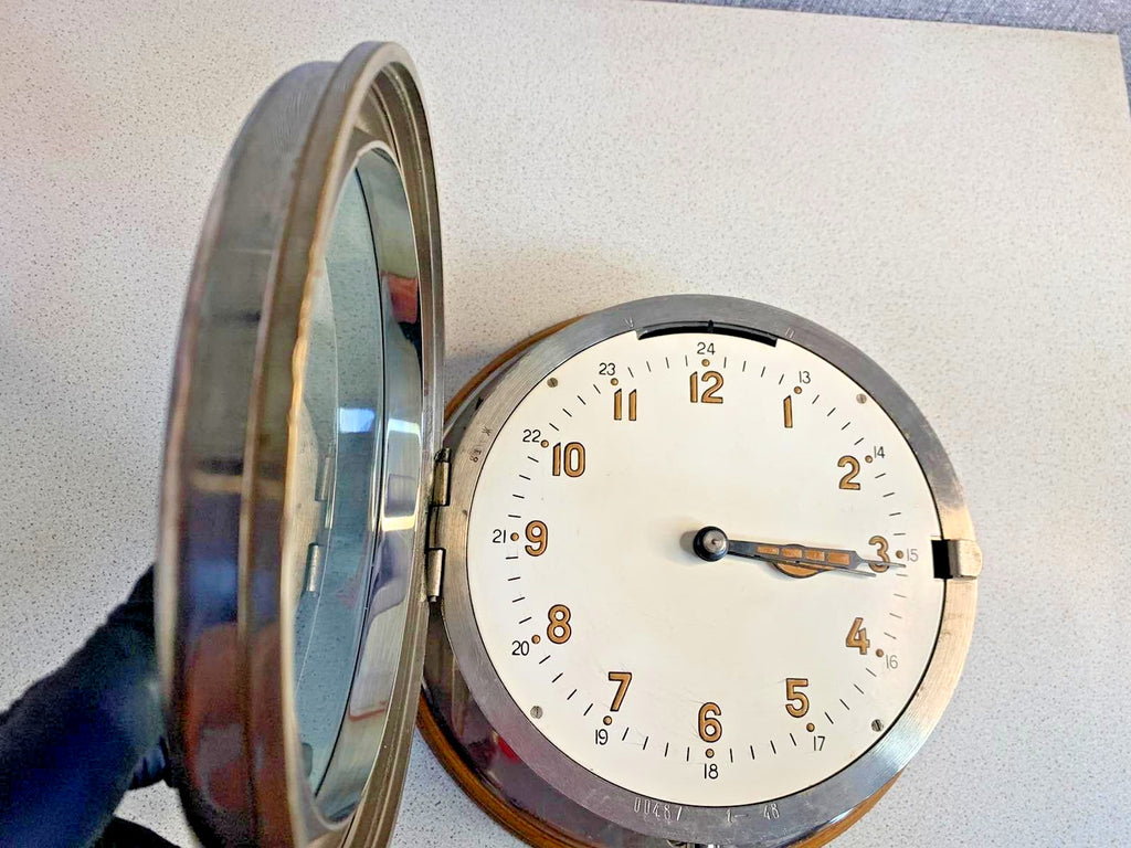 Vostok naval ship clock dial with original hands and red seconds hand – detail 8
