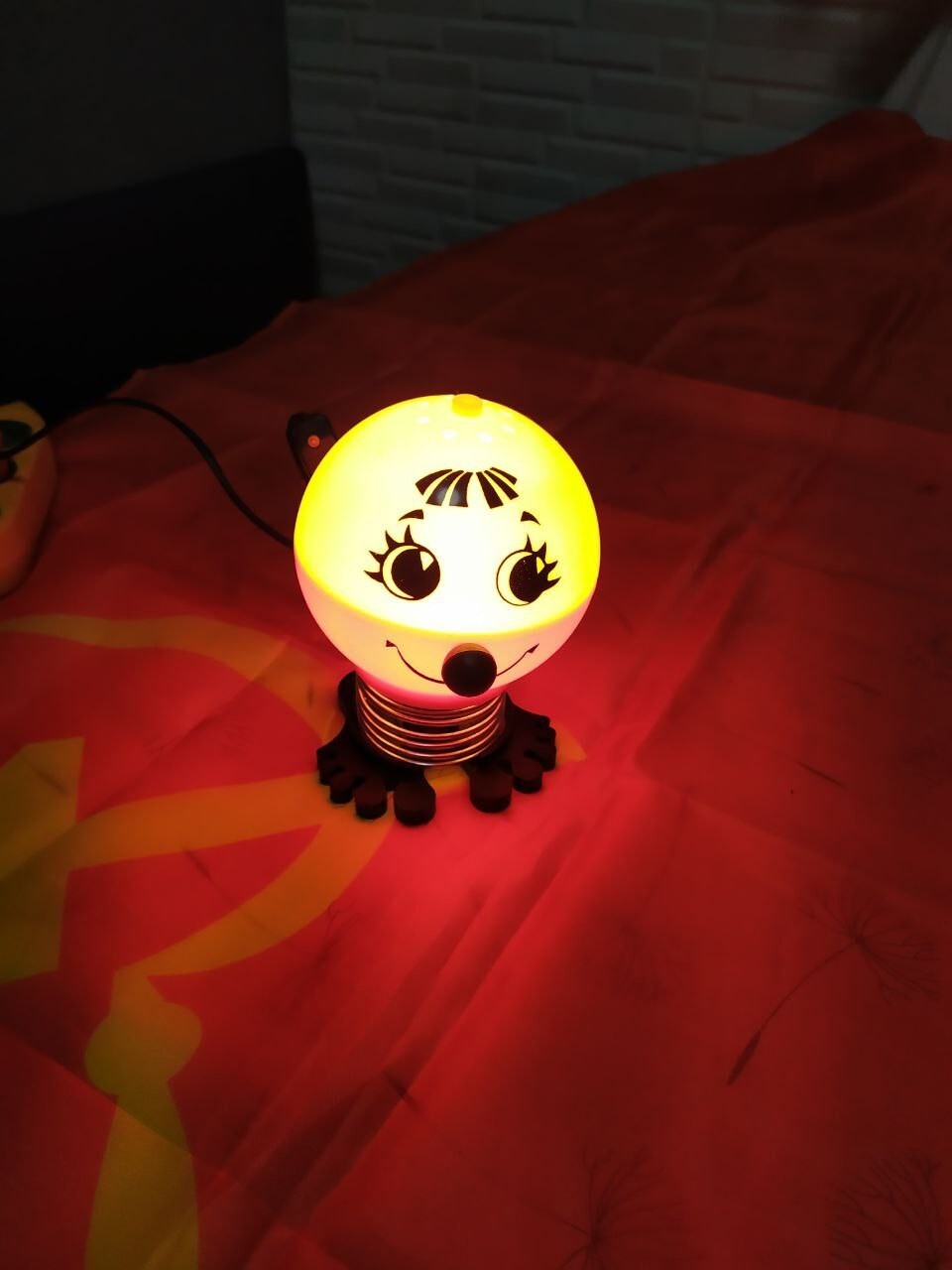 Kolobok night light-souvenir metal spring neck and feet base – detail 10