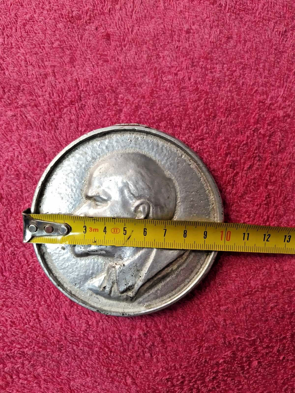 Measuring the Stalin and Lenin Soviet wall plaques – detail 16